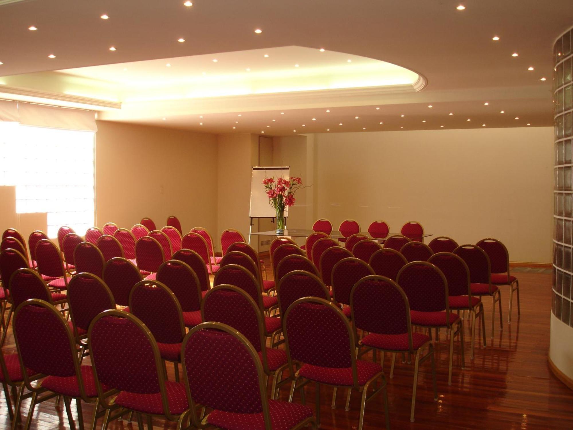 Altezza Apartahotel Mendoza